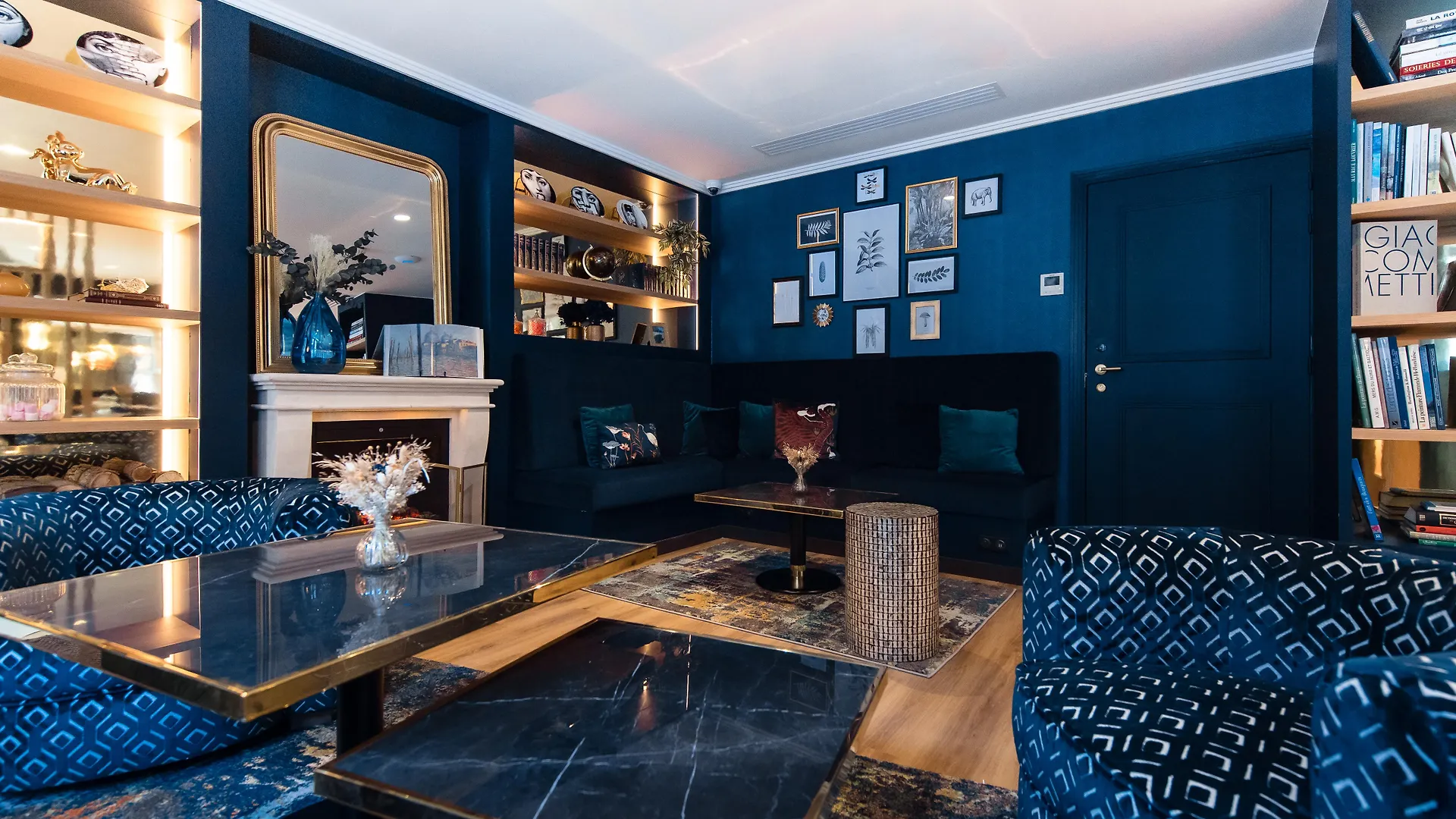 Bleu De Grenelle 4*