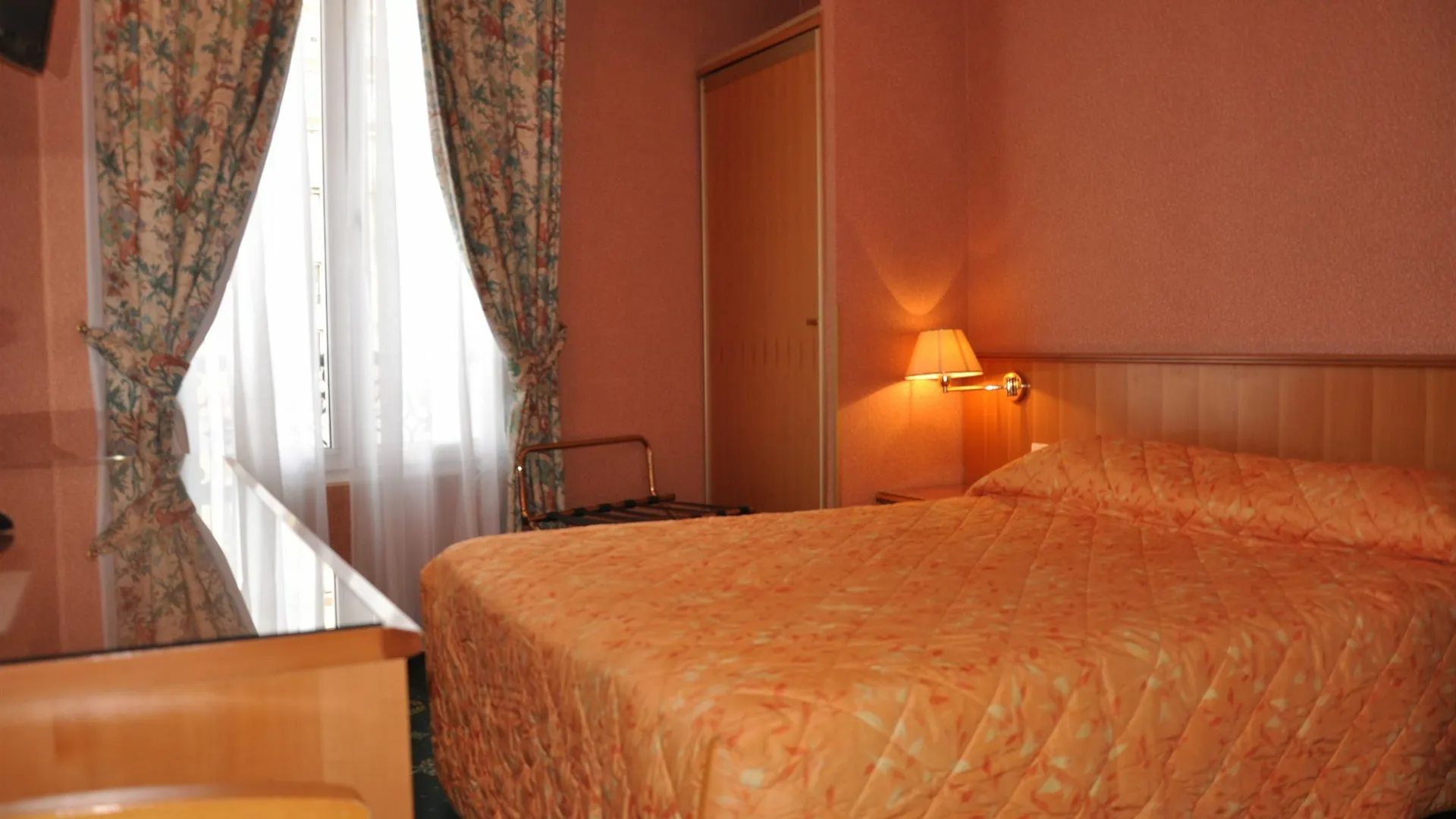 Hotell Bleu De Grenelle - Tour Eiffel 4*